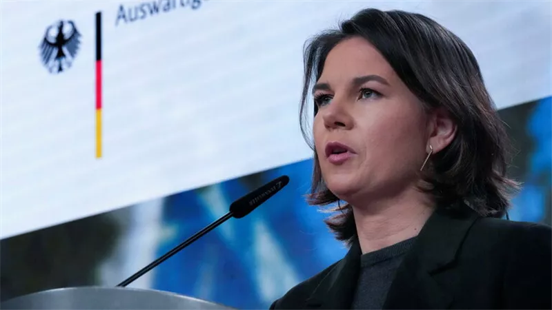 وزيرة خارجية ألمانيا تبحث مع بلينكين الأزمة الأوكرانية والحوار مع روسيا