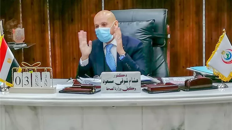 وكيل وزارة الصحة بالشرقية يجتمع بمديري الإدارات الفنية لمناقشة مستجدات الوضع الحالي لجائحة كورونا