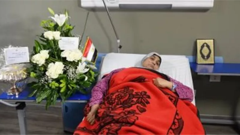 الإعلامية عزة مصطفى: الرئيس وجه بتقديم هدية عينية وباقة ورد لسيدة الشهامة في حلوان