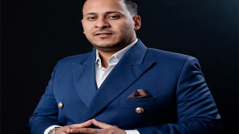نشاط فنى مكثف للفنان كريم عفيفي (تفاصيل)