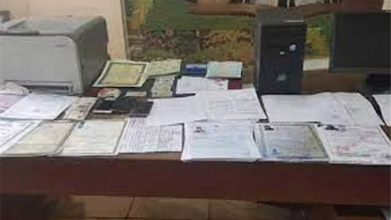 ضبط شخصين تخصصا فى تزوير المستندات والأوراق الرسمية