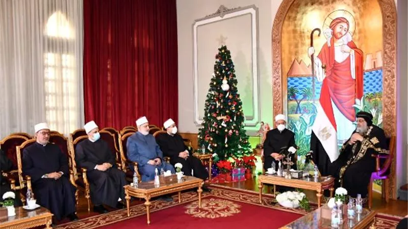 وزير الأوقاف يهنئ البابا تواضروس والكنائس المصرية بالعام الميلادي الجديد