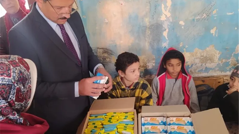 سلومه يتفقد مدارس شمال الجيزة التعليمية.. بالصور