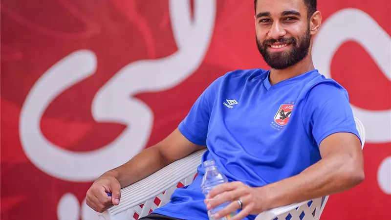 طبيب الأهلى يطمئن على اصابة السولية ويحذره من المشاركة أمام نيجيريا