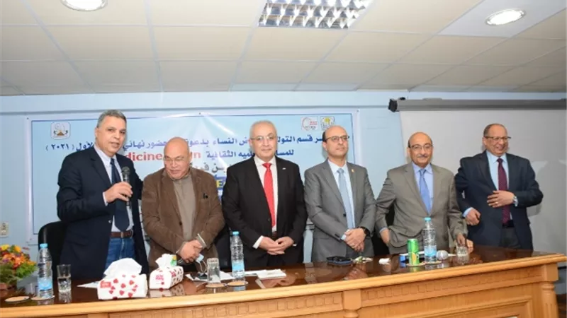 نائب رئيس جامعة أسيوط يشهد فعاليات نهائي الموسم الأول لمسابقة علمية ثقافية.. بالصور