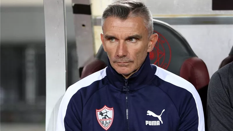 الزمالك ينهى أزمة كارتيرون بصرف مستحقاته المتأخرة