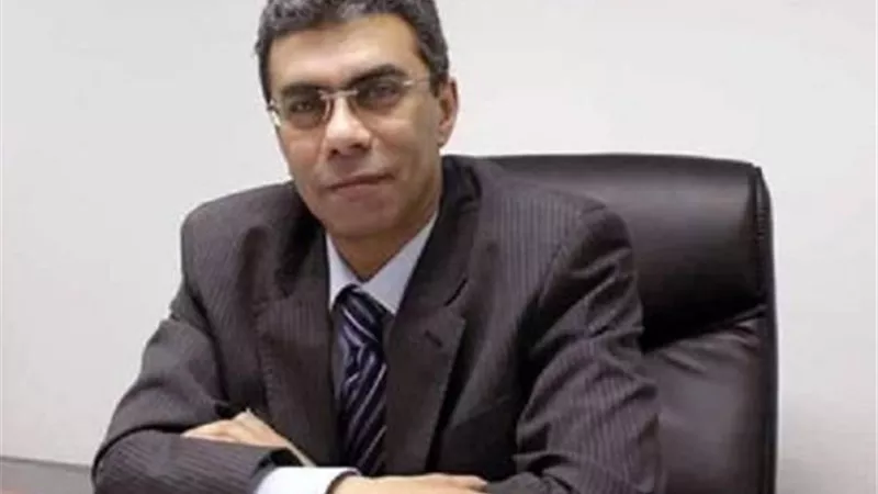 ياسر رزق يكشف كيف سخر كمال الجنزوري من عرض الإخوان ترشحه للرئاسة.. فيديو