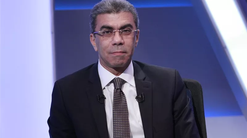 لم يجبر على التنحي.. ياسر رزق يكشف تفاصيل رحيل مبارك.. فيديو