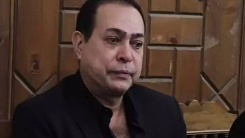 حكيم ينعى رحيل الملحن والمطرب أحمد النجار
