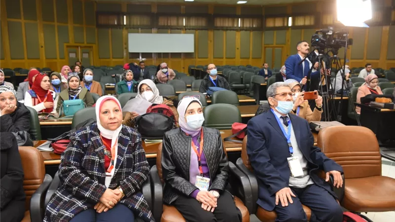 رئيس جامعة أسيوط يفتتح وقائع المؤتمر الدولي السابع لقسم الروماتيزم