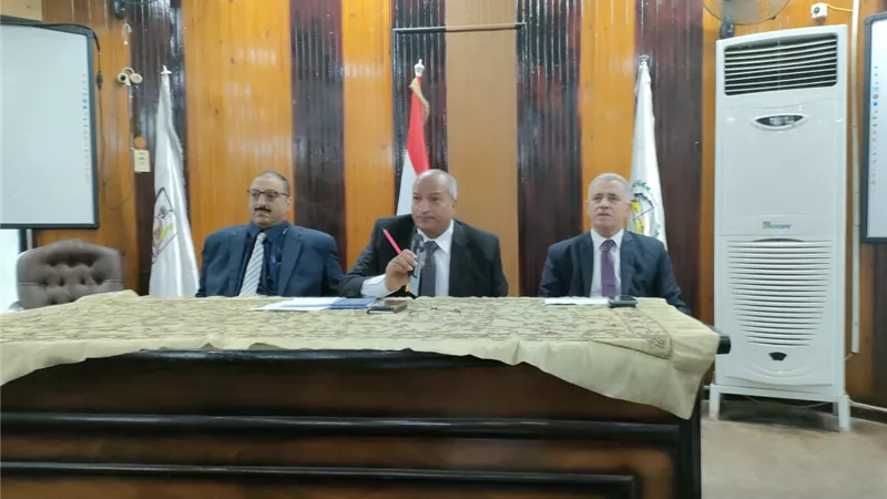 تعليم بني سويف يراجع الاستعدادات النهائية لامتحانات الفصل الدراسي الأول