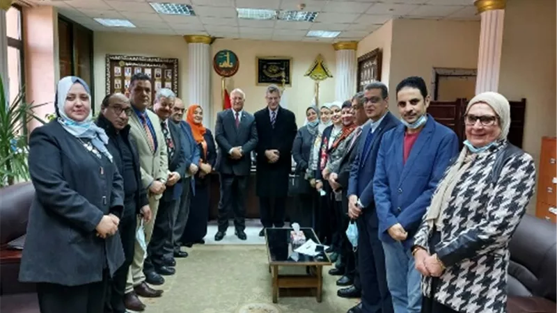 رئيس جامعة بنها يستقبل فريق زيارة المحاكاة لتجديد الاعتماد الأكاديمي لكلية الطب البشرى