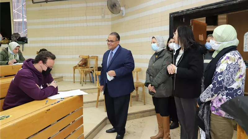 عميد صيدلة عين شمس: تخصيص غرفة للعزل خلال امتحانات الترم الأول