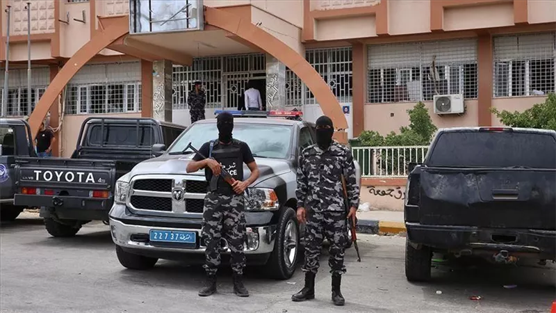 الداخلية الليبية تلقى القبض على تشكيل عصابي خطير