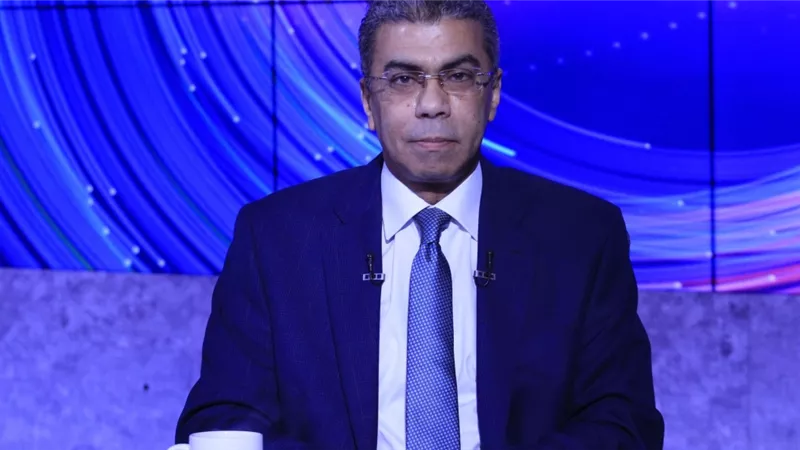 ياسر رزق: الإخوان نشروا شائعة انتماء الرئيس السيسي للإخوان للسيطرة على القوات المسلحة.. فيديو