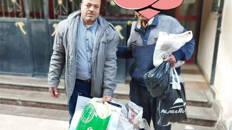 إنقاذ مشرد بشوارع بنى سويف من برد الشتاء