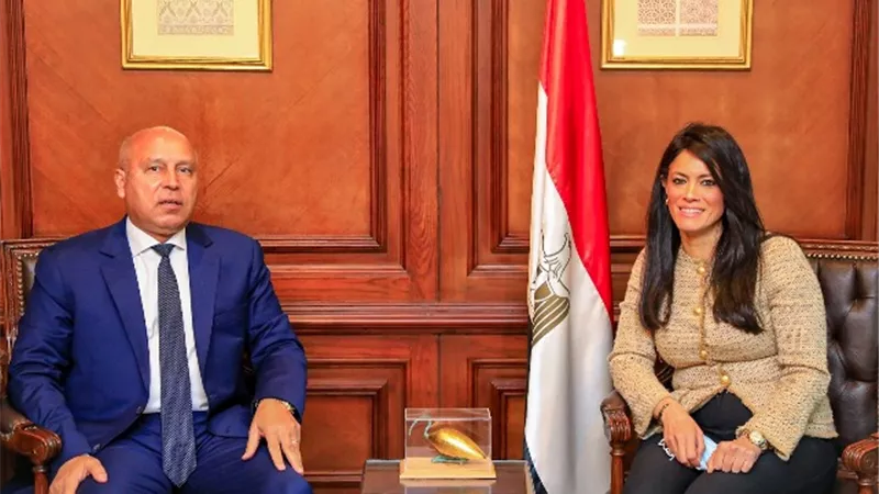 وزيرا النقل والتعاون الدولى يستعرضان التمويلات الميسرة لقطاع النقل خلال 2022