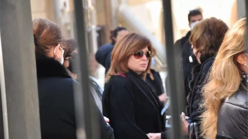 الهام شاهين تودع صديقتها مها أبو عوف .. صور