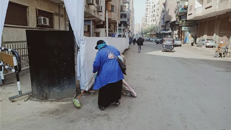 محافظة الجيزة تشن حملات نظافة موسعه ورفع للإشغالات والسيارات المتهالكه بمحيط الكنائس