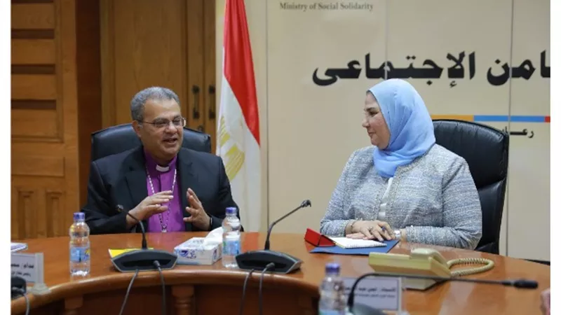 وزيرة التضامن الاجتماعي تستقبل رئيس الطائفة الإنجيلية بمصر