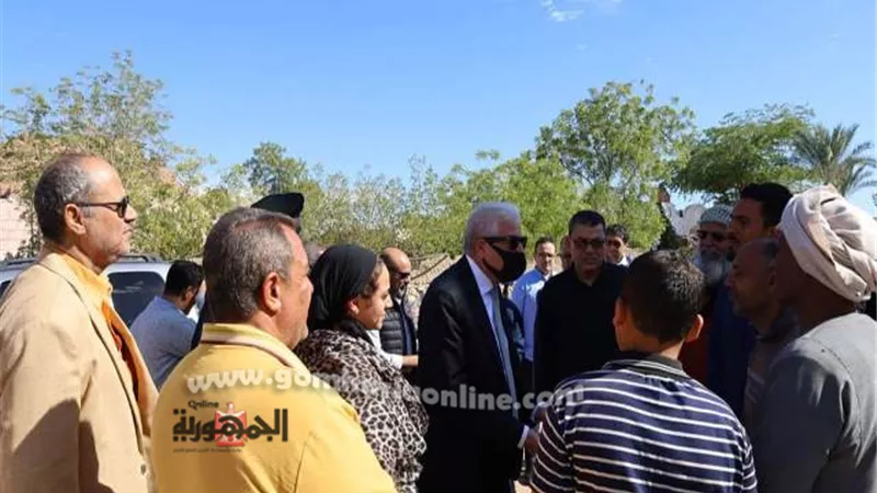 محافظ جنوب سيناء يتابع أعمال إنشاء الطرق والمحاور والطريق الدائري والميادين بمنطقة الرويسات بشرم الشيخ