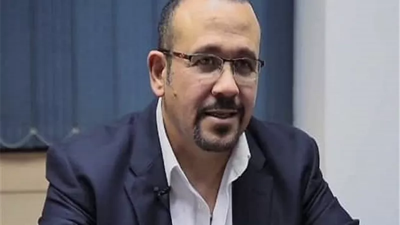 الموت يفجع هشام عباس