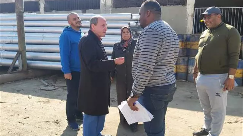 رئيس كهرباء القناة يتفقد الورش ويتابع تطوير المهمات المصنعة ..صور