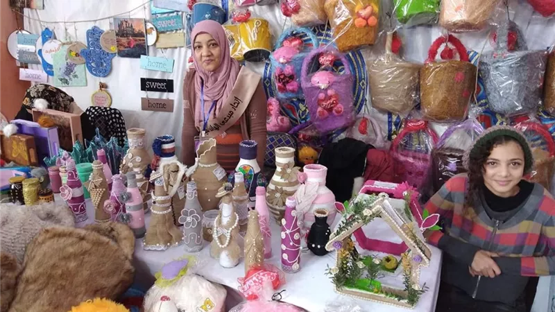 بالتعاون مع مؤسسة حياة كريمة مبدعي الهاند ميد بمركز الشهداء يتألقون