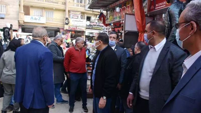 محافظ الشرقية يأمر برفع الإشغالات والباعة الجائلين بعدد من مناطق مدينة الزقازيق