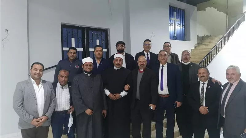 وفد من أوقاف العبور يقدم التهنئة لشركاء الوطن بكنيسة بولس الرسول