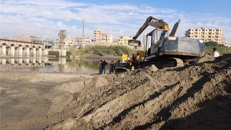 محافظ أسيوط: استغلال السدة الشتوية لتكثيف أعمال الصيانة والتطهير