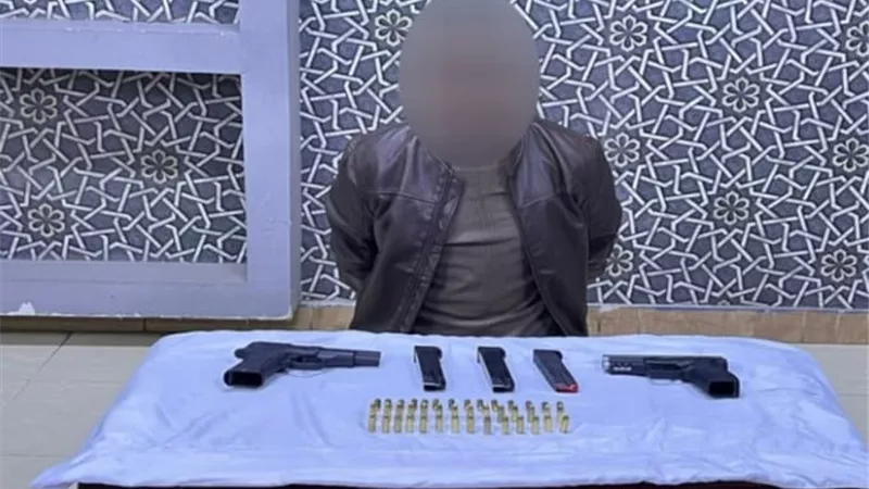 بحوزته أسلحة نارية وذخائر بدون ترخيص .. ضبط عنصر إجرامى شديد الخطورة بالقاهرة