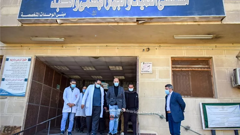 وكيل وزارة الصحة يتفقد الخدمات الطبية وأعمال التطوير بالصدر والحميات بالزقازيق