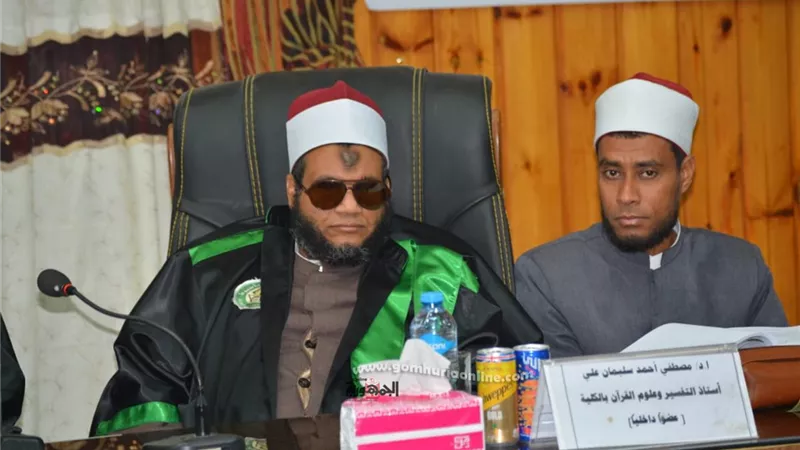 نائب جامعة الأزهر للوجه القبلي يناقش 