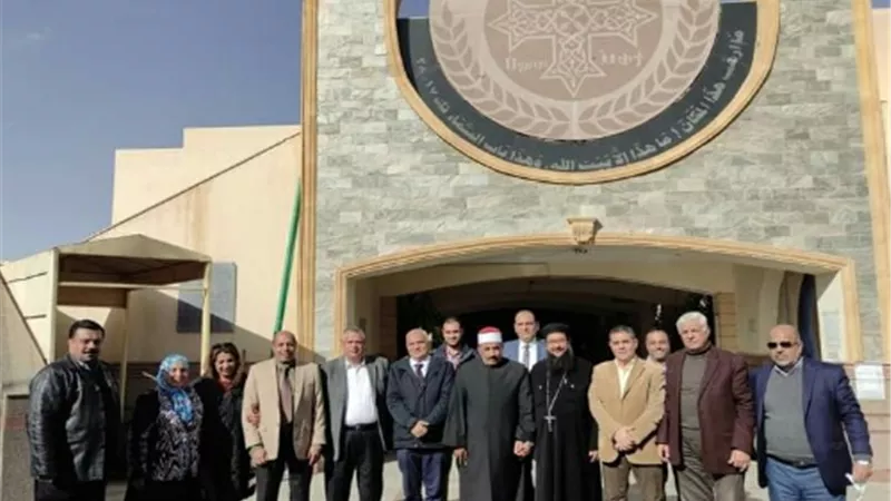 وفد تعليم العبور يقدم التهنئة بعيد الميلاد المجيد فى كنيسة مار بولس