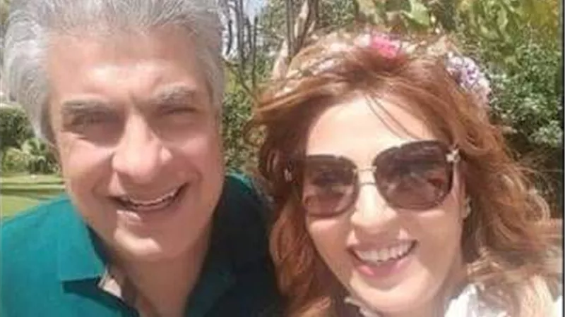 زوجة وابنة واحدة.. صور نادرة لـ الابراشى مع اسرته