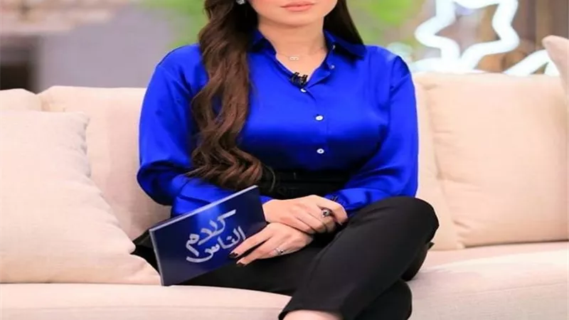 بملامح هادئة .. ياسمين عز تتألق من كواليس 