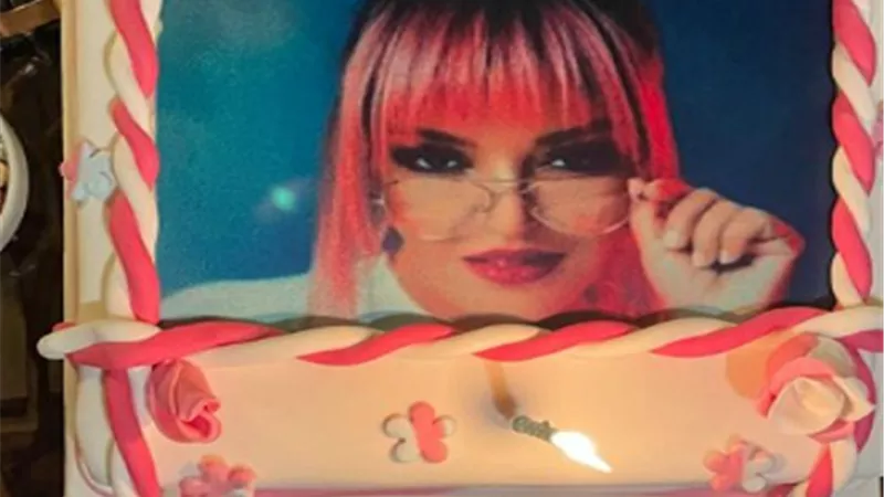 أحبك أكثر من كل شئ.. نجل سميرة سعيد يحتفل بعيد ميلادها