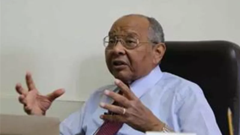 السفير محمد نصر يستعرض التعهدات السياسية التي تقدمها الدول والمؤسسات الدولية لمواجهة تغير المناخ