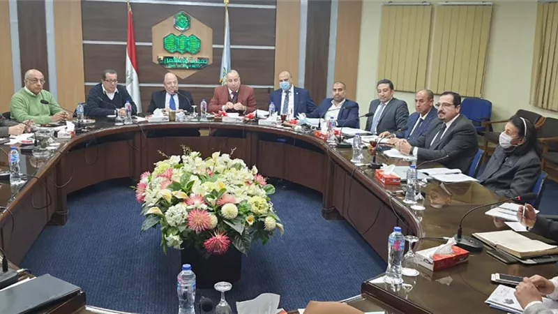 مستثمرى العاشر يطالب مركز تحديث الصناعة بتوسيع خدماته للمصانع