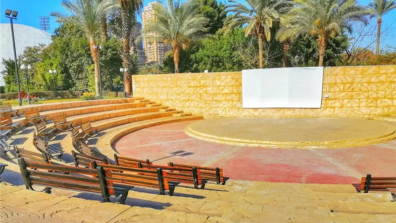 شاشة عملاقة بمركز التنمية الشبابية بالجزيرة لعرض لقاء مصر ونيجيريا بالأمم الافريقية