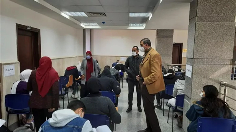 جامعة بنها بالعبور تبدأ الامتحانات بطلاب وملاحظين متلقين للقاح كورونا..بالصور