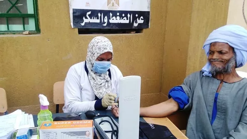 علاج 150 ألف مواطن في أسوان خلال 2021..صور