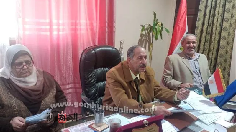الطحاوى يبحث مع مديرى المدارس الثانوية جاهزية مدارسهم للامتحانات حسب تعليمات الوزارة