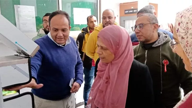 ماكينتا بصمة لا تلامسية بشركة مياه الشرب ببنى سويف