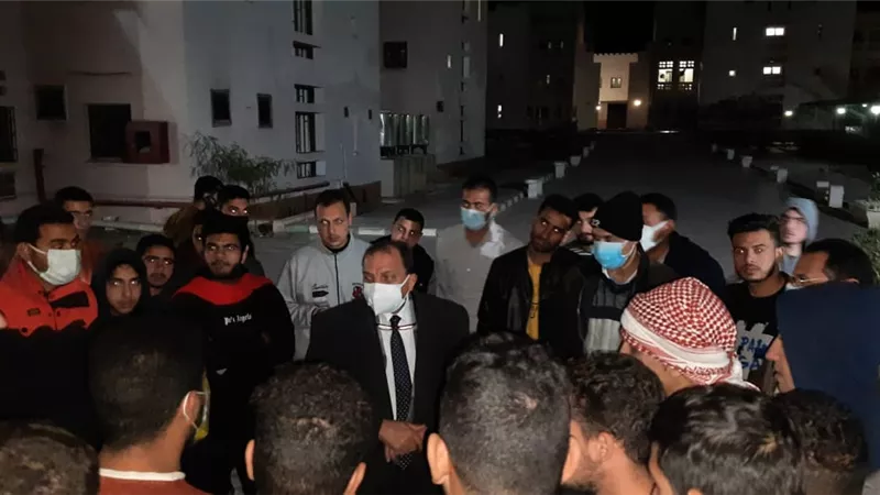 زيارة مفاجئة لرئيس جامعة بنى سويف للمدينة الجامعية
