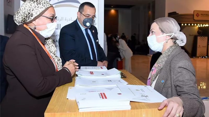 وزراء السياحة والبيئة والرياضة في مقدمة زوار جناح «الهجرة» بمنتدى شباب العالم