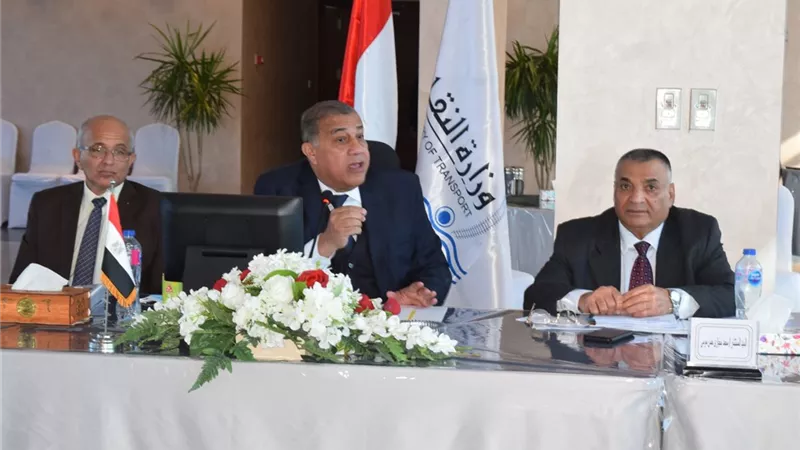 اعتماد القوائم المالية والحسابات الختامية لشركات القابضة للطرق والكبارى لعام 2021/2020