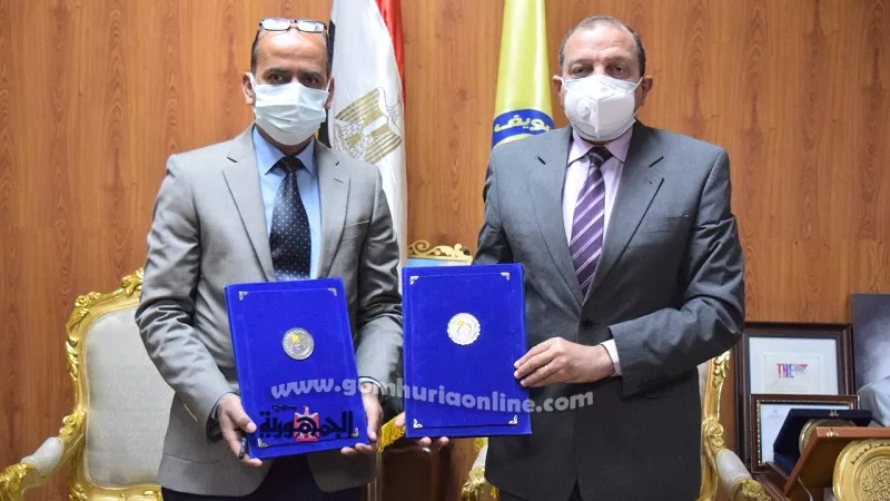 رئيس جامعة بني سويف يوقع اتفاقية تعاون مع اتحاد الريشة الطائرة