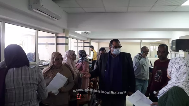 رئيس مدينة سفاجا يتفقد المركز التكنولوجي لمتابعة إجراءات تقديم الخدمات